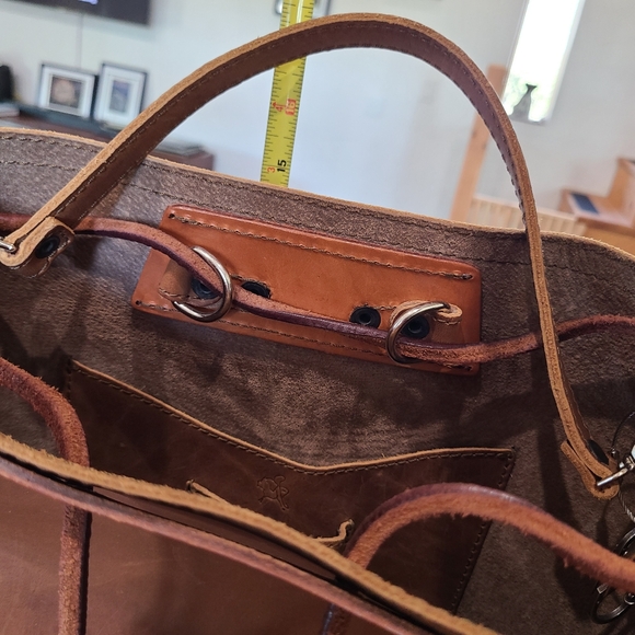 Saddleback Leather Bucket Backpack In Tobacco - Picture 9 of 13